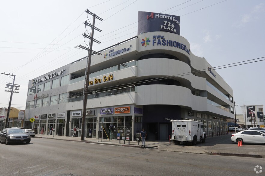 More Photos Of 726 E 12th St, Los Angeles Freestanding For Lease