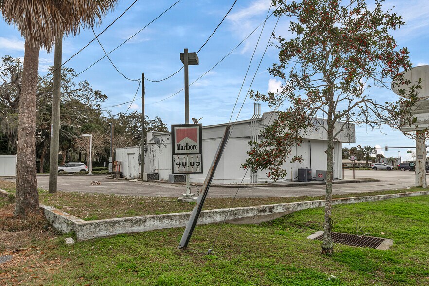 More Photos Of 1220 S Washington Ave, Titusville Convenience Store For Sale