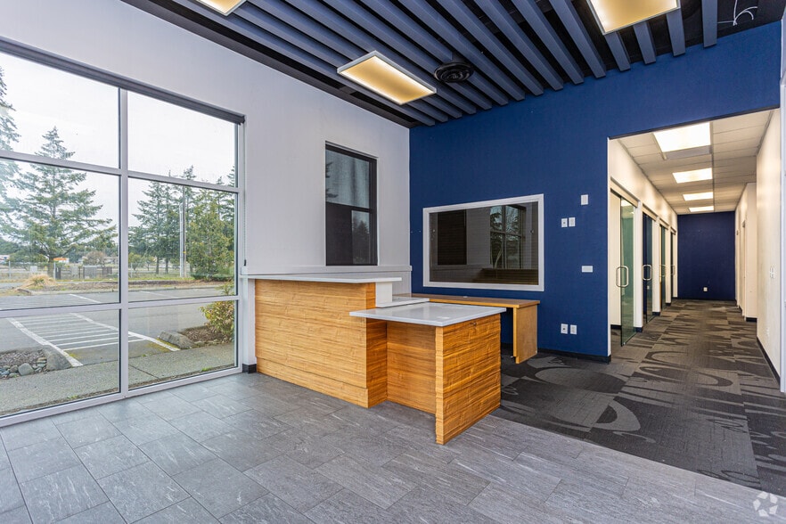 More Photos Of 11105 Steele St S, Tacoma Flex For Lease