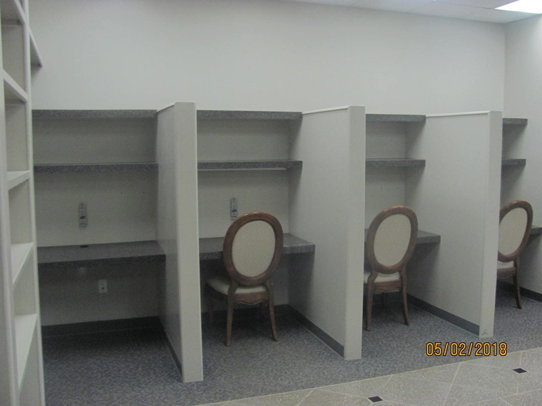 More Photos Of 2545 S 11th St, Niles Storefront Retail Office For Sale