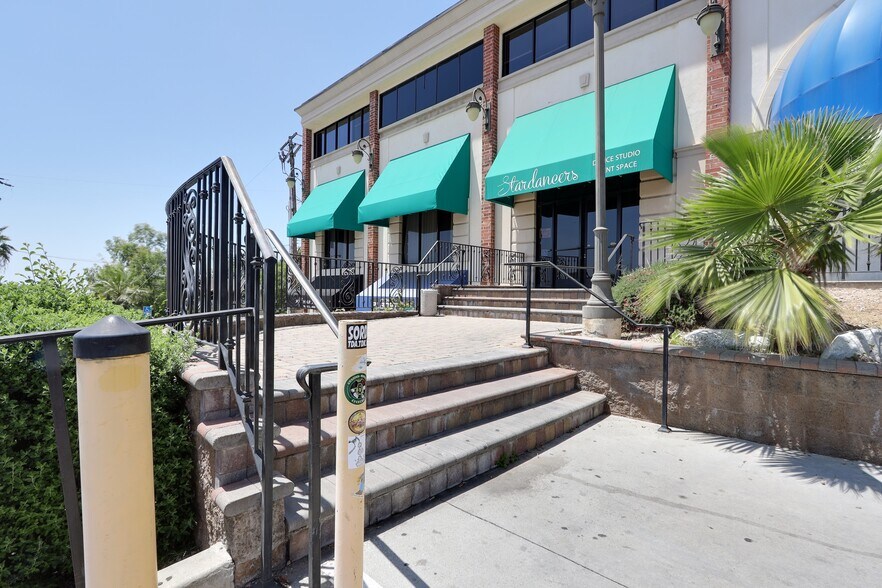 More Photos Of 2333 N Lake Ave, Altadena Storefront Retail Office For Sale