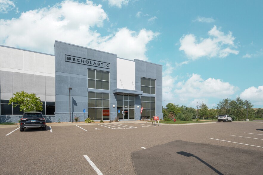 More Photos Of 7200 93rd Ave N, Brooklyn Park Warehouse For Lease