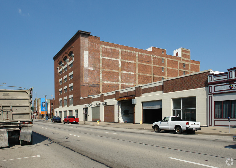 Primary Photo Of 800 SW Adams St, Peoria Warehouse For Lease