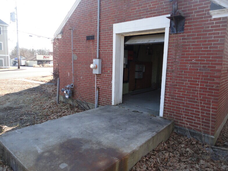 More Photos Of 10 Church St, Wilmington Office Residential For Sale