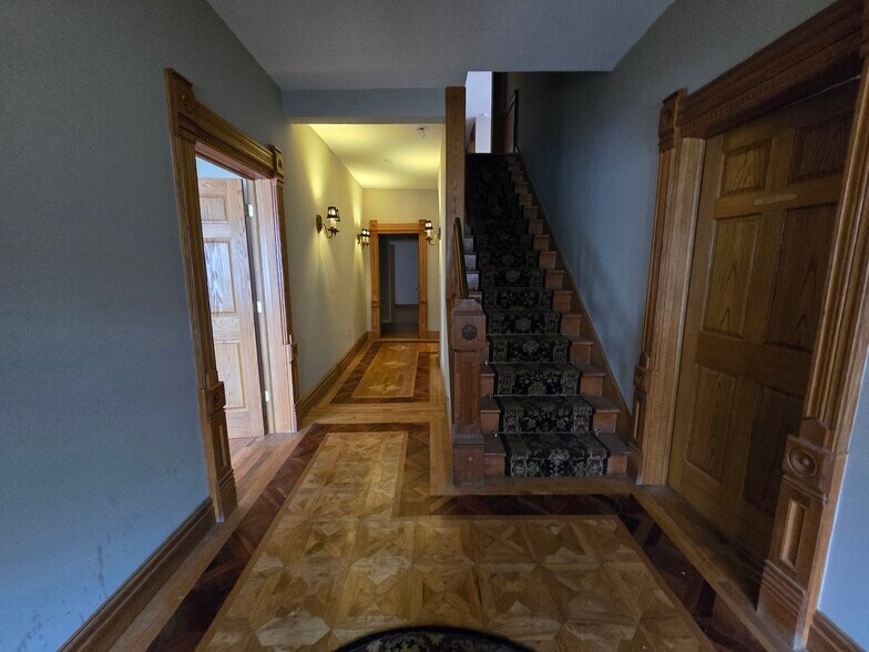 More Photos Of 813 W Berry St, Fort Wayne Apartments For Sale