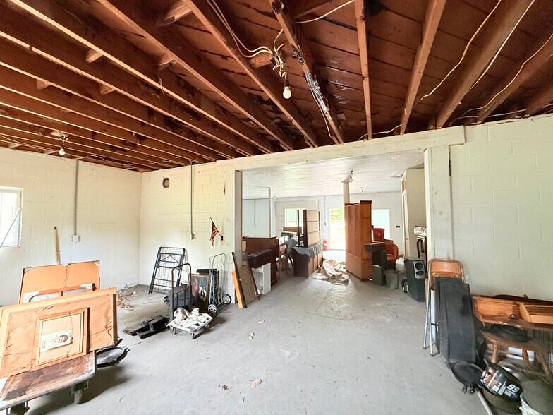 More Photos Of 7154 Richmond Hwy, Tappahannock Light Manufacturing For Sale