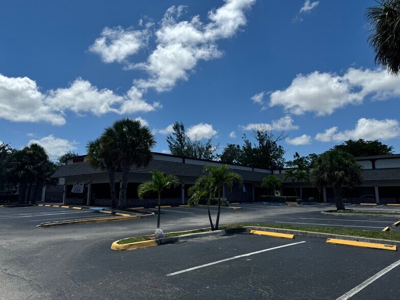 More Photos Of 7529-7575 W Oakland Park Blvd, Lauderhill Unknown For Sale