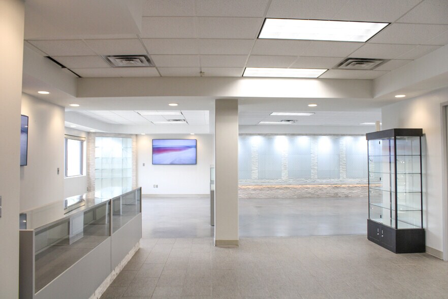 More Photos Of 4121 S 72nd Ave, Tulsa Service For Sale