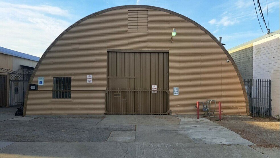 Primary Photo Of 118 E Pomona Ave, Monrovia Service For Lease