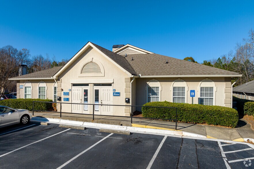 More Photos Of 1250 Upper Hembree Rd, Roswell Medical For Lease