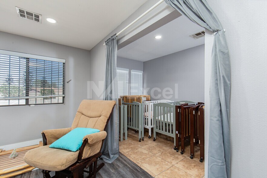 More Photos Of 2948 E Russell Rd, Las Vegas Office For Sale