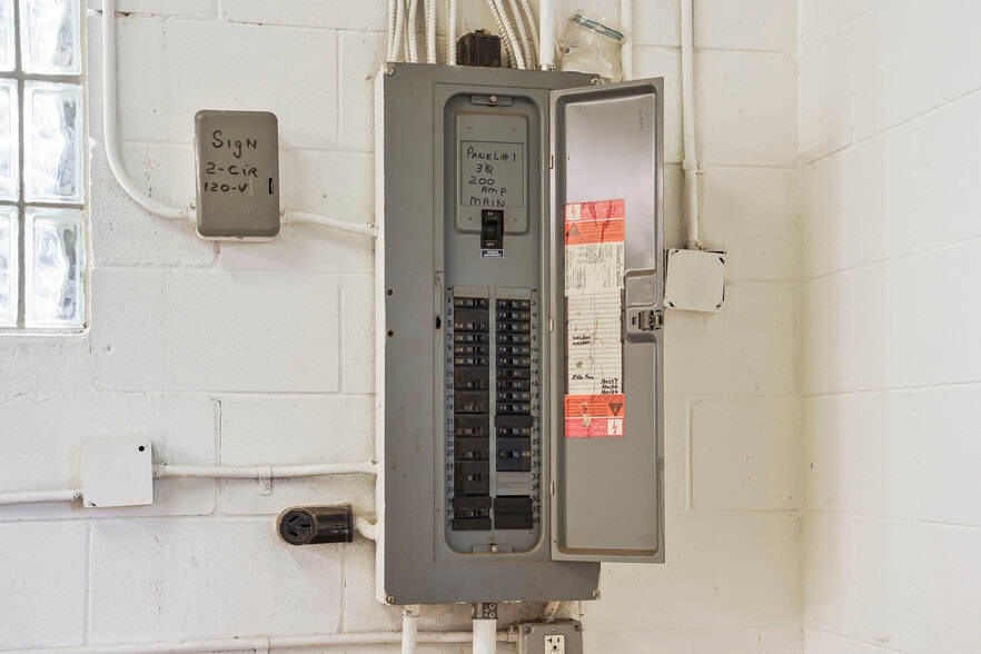 More Photos Of 105 S Ortonville Rd, Ortonville Freestanding For Sale