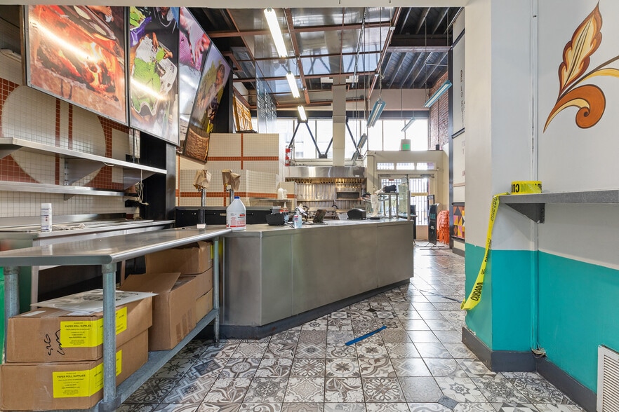 More Photos Of 525-527 Commercial St, San Francisco Restaurant For Lease