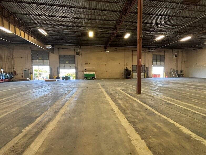 More Photos Of 11105-11119 Landmark 35 Dr, San Antonio Warehouse For Lease