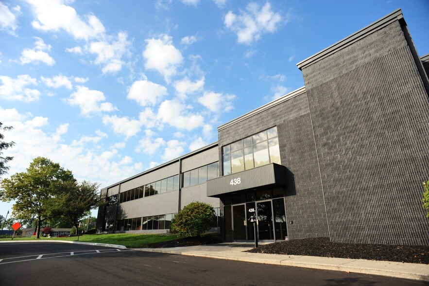 Primary Photo Of 438 E Wilson Bridge Rd, Worthington Coworking Space