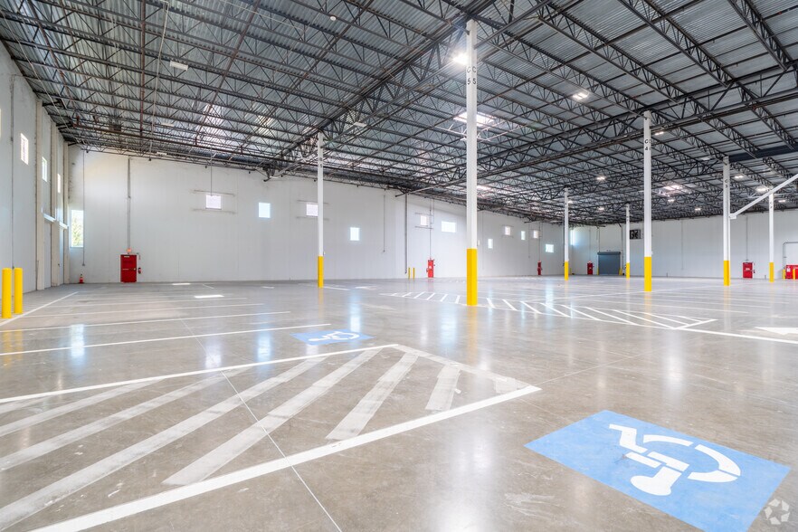 More Photos Of 12900 W Airport Blvd, Sugar Land Distribution For Lease
