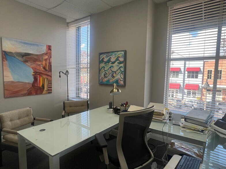 More Photos Of 16540 Pointe Village Dr, Lutz Storefront Retail Office For Lease
