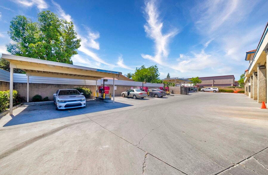 More Photos Of 1352 N Santa Fe Ave, Vista Carwash For Sale