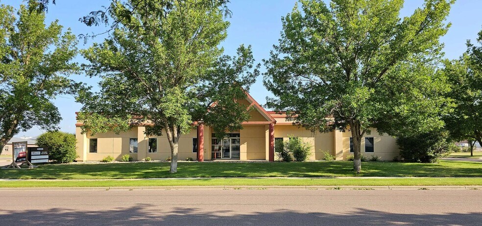 More Photos Of 4205 W 53rd St, Sioux Falls Office For Sale