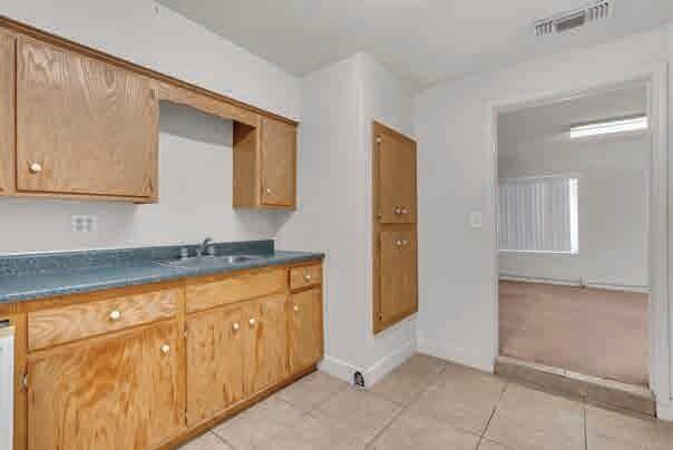 More Photos Of 2378 & 2380 W Tahoe Ave, Caruthers Office For Lease