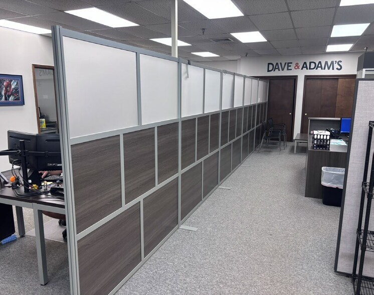 More Photos Of 375 Commerce Dr, Buffalo Distribution For Lease