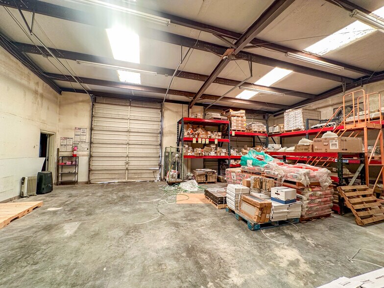 More Photos Of 3105 Memorial Pky NW, Huntsville Warehouse For Sale