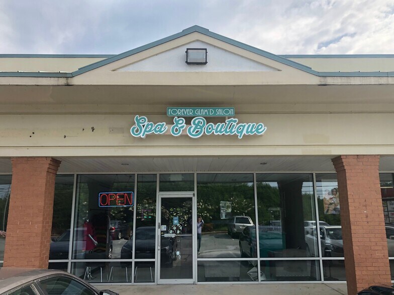 More Photos Of 1009 Athens Hwy, Loganville Storefront For Sale