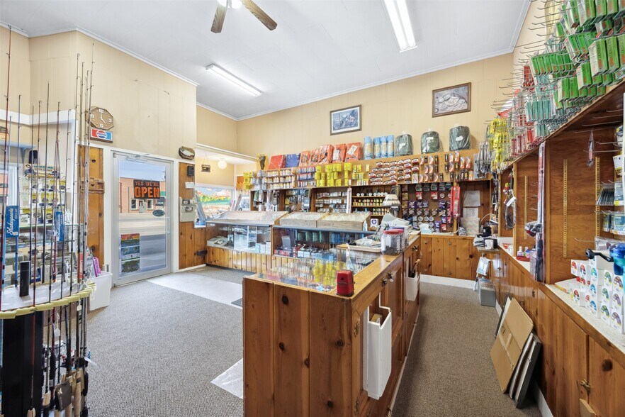 More Photos Of 605 E Park Ave, Anaconda Storefront For Sale