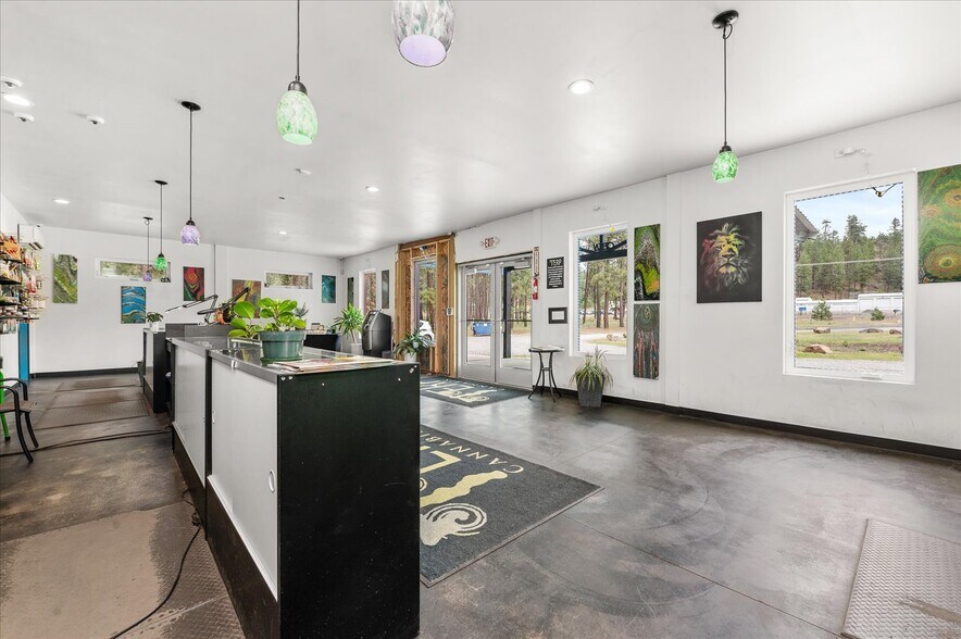 More Photos Of 6063B Hwy 291, Nine Mile Falls Freestanding For Sale