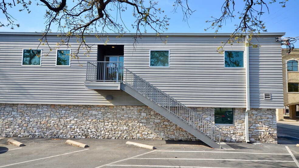 More Photos Of 3906 N Lamar Blvd, Austin Office For Lease