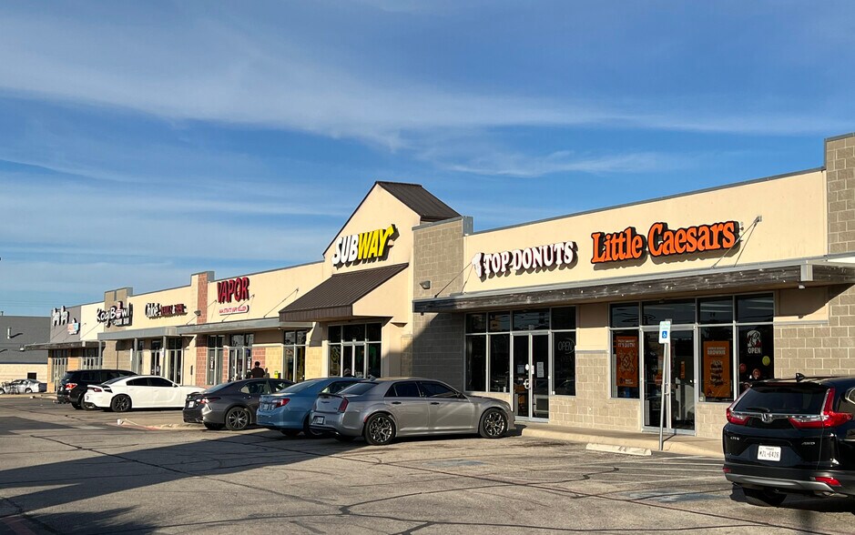 More Photos Of 2408 Clear Creek Rd, Killeen Restaurant For Lease