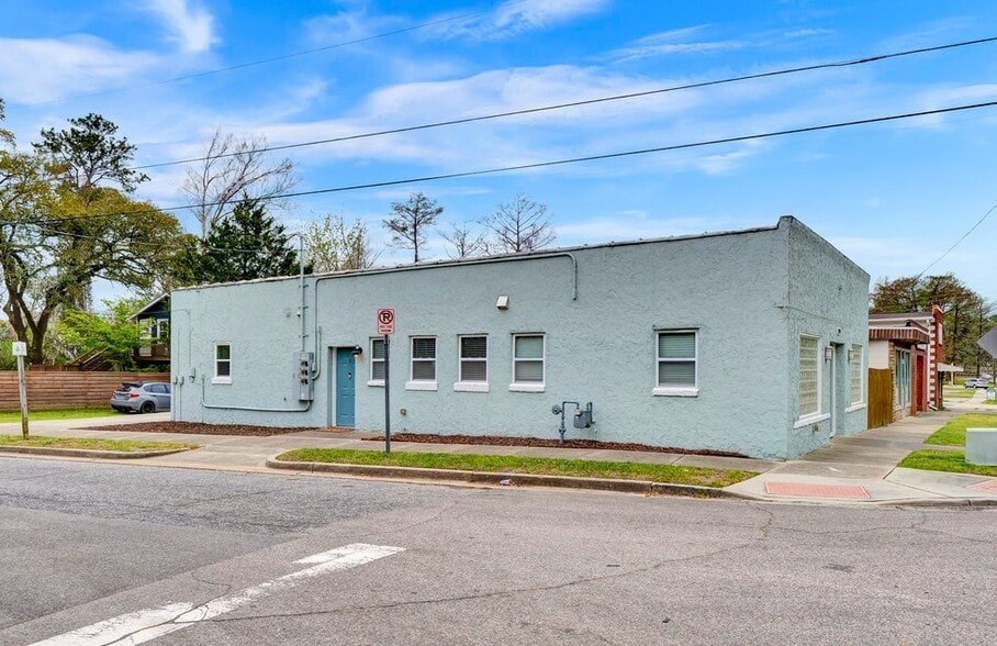 More Photos Of 2020 Princess Place Dr, Wilmington Apartments For Sale