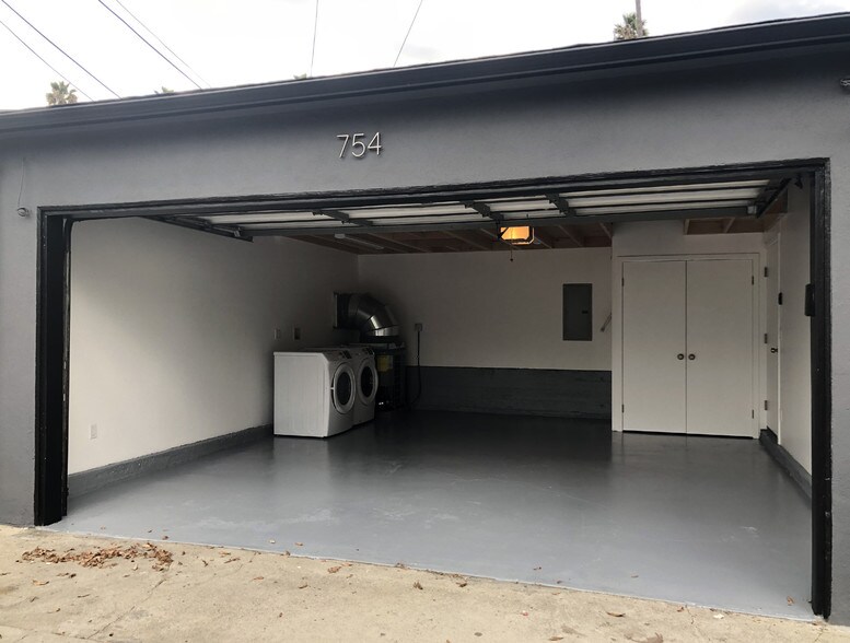 More Photos Of 754 Washington Blvd, Venice Office For Sale