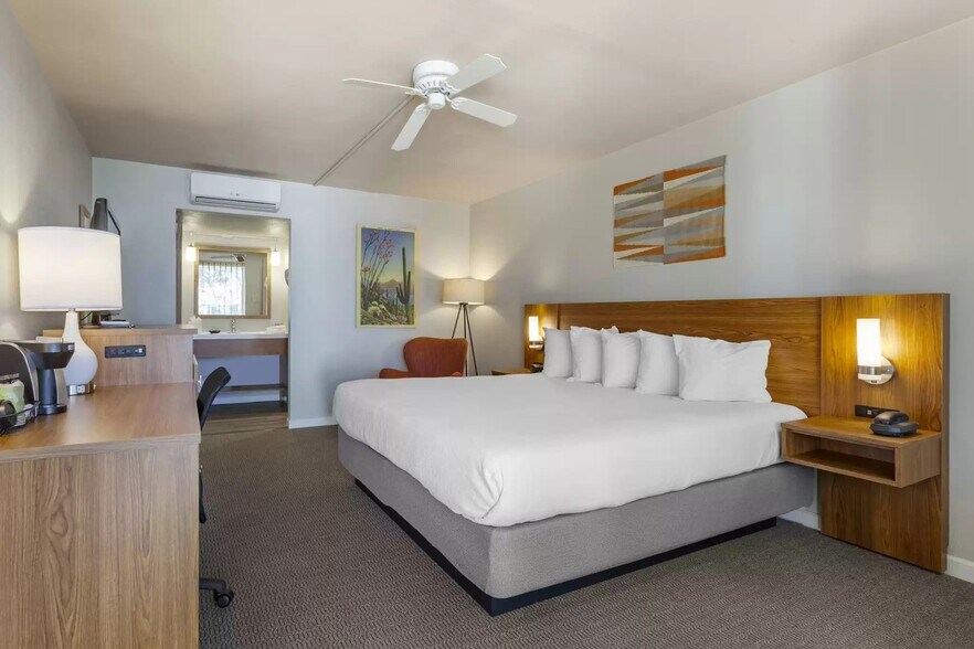 More Photos Of 7017 E McDowell Rd, Scottsdale Hotel For Sale