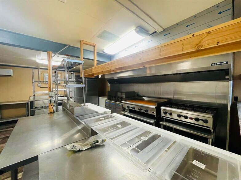 More Photos Of 7649 Batesville, Pleasant Plains Restaurant For Sale
