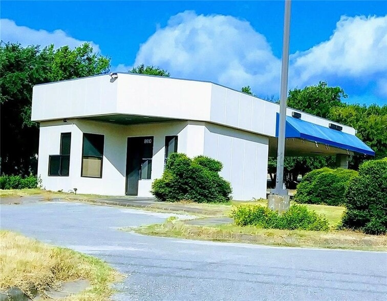 Primary Photo Of 8610 N Mopac Expy, Austin Land For Sale