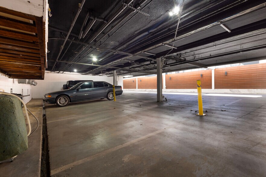 More Photos Of 1267 N Laurel Ave, West Hollywood Apartments For Sale