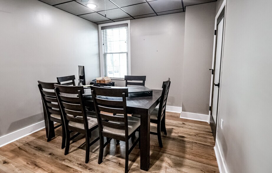 More Photos Of 111 W Washington Ave, Covington Medical For Sale