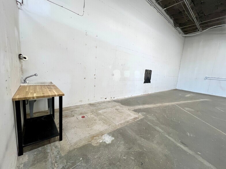 More Photos Of 6340 W 56th Ave, Arvada Warehouse For Lease