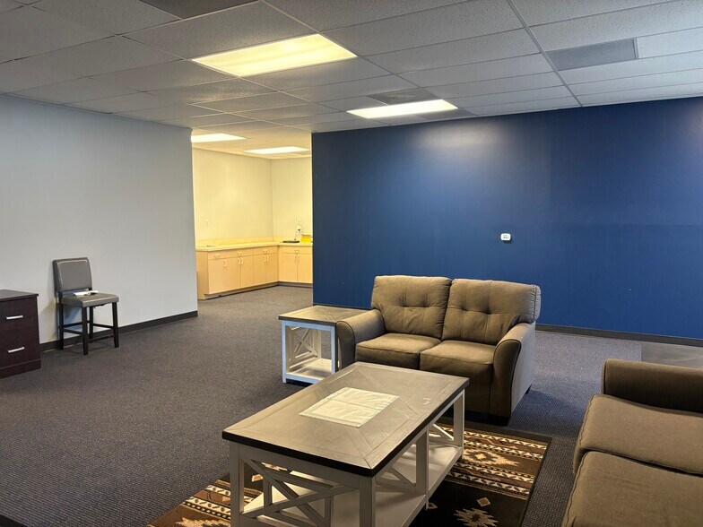 More Photos Of 6150 Diamond Centre Ct, Fort Myers Unknown For Lease