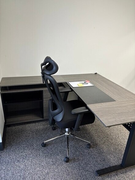 More Photos Of 37250 Plymouth Rd, Livonia Manufacturing For Lease