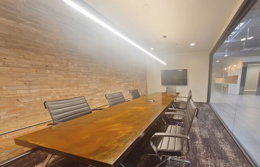 More Photos Of 2616-2618 Main St, Dallas Storefront Retail Office For Lease