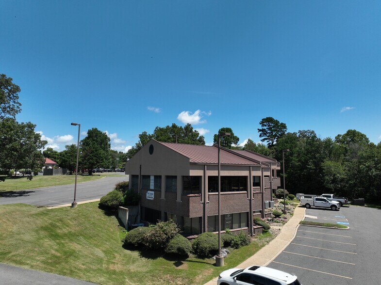 More Photos Of 106 Ridgeway St, Hot Springs National Park Office For Lease