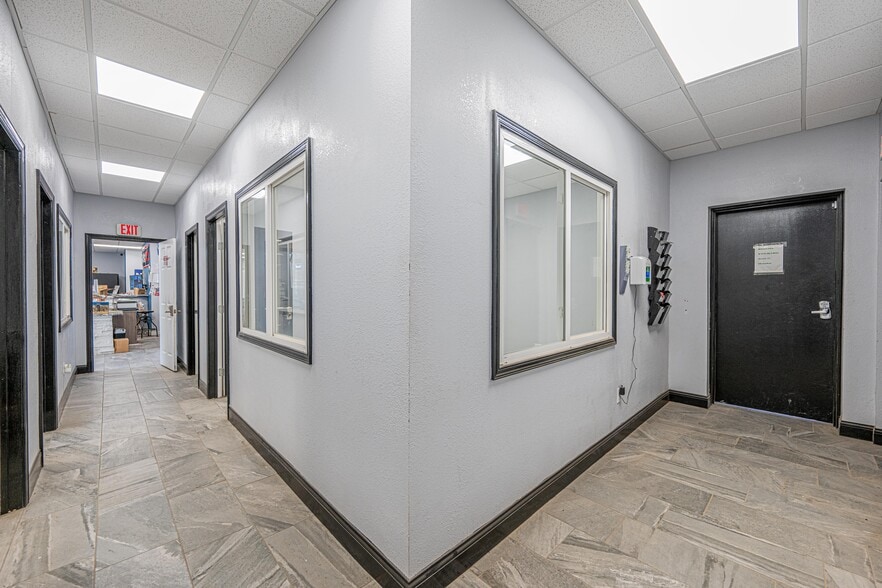 More Photos Of 5800 N Moss Ave, Odessa Warehouse For Sale