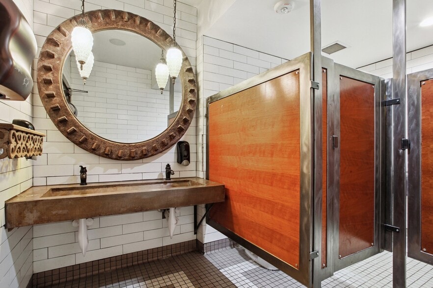 More Photos Of 3480-3496 W 32nd Ave, Denver Restaurant For Lease