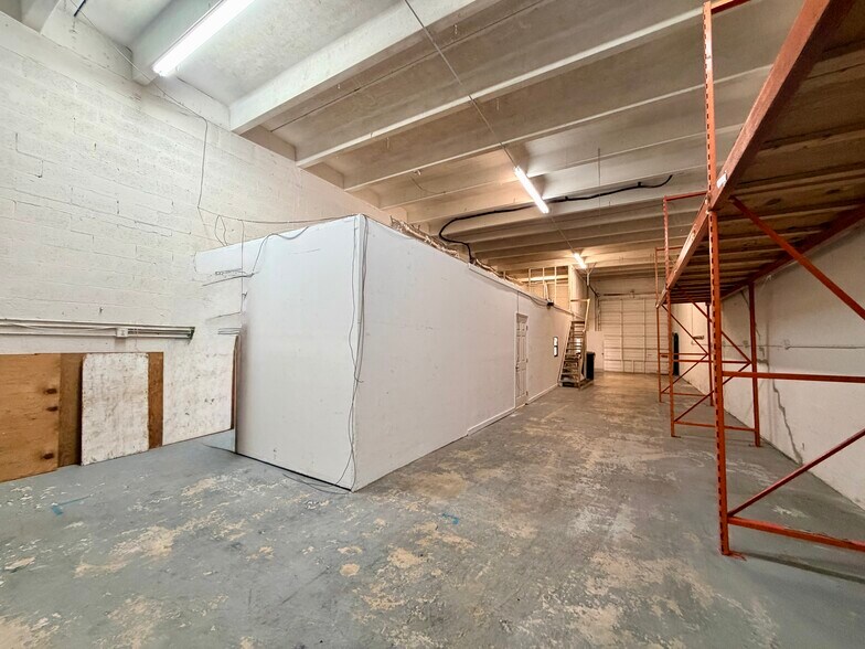 More Photos Of 401-425 NW 10th Ter, Hallandale Beach Light Manufacturing For Lease