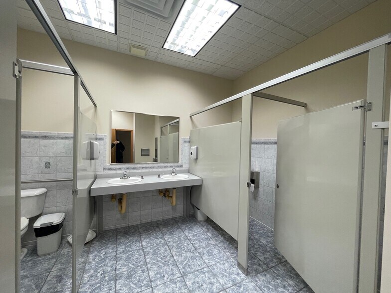 More Photos Of 4861 W 95th St, Oak Lawn Medical For Lease