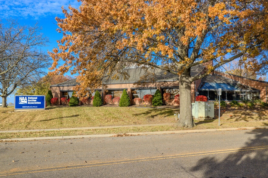 More Photos Of 8880 Ballentine St, Overland Park Office For Sale