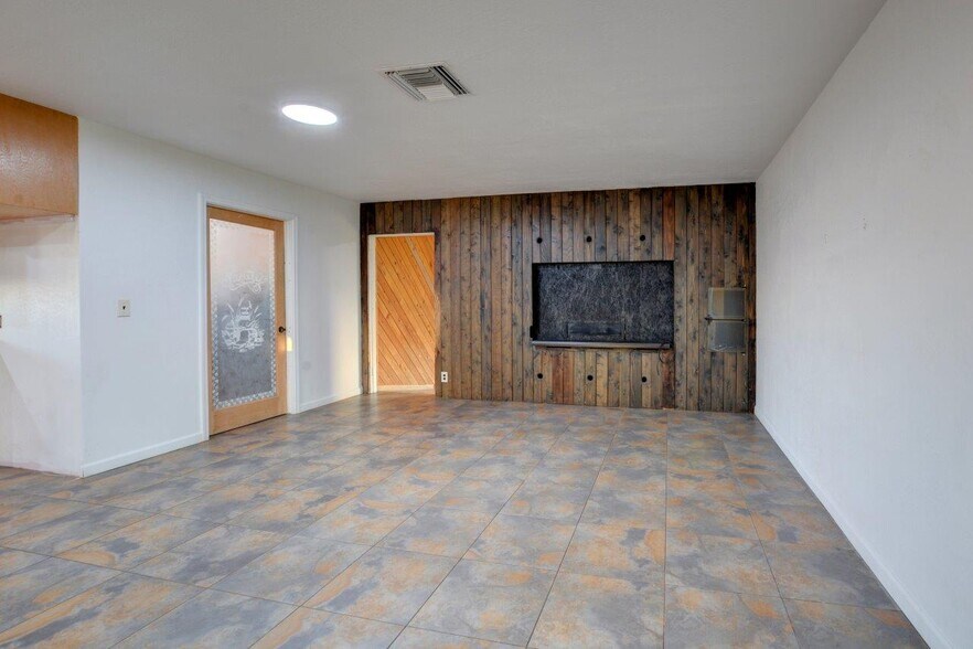 More Photos Of 6804 Agate Rd, White City Flex For Sale