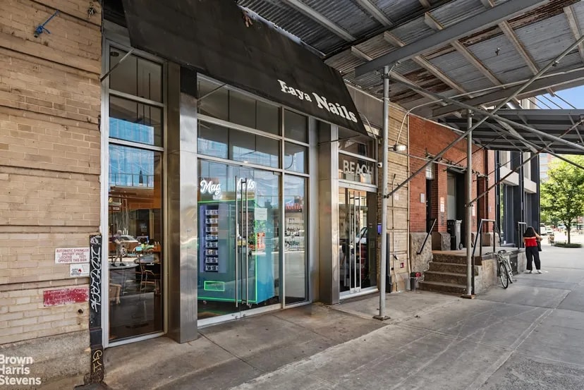 More Photos Of 8 Beach St, New York Apartments For Sale